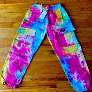 Bright tie dye cargo joggers  (capri length)  Extra small.  Brand new/tags on